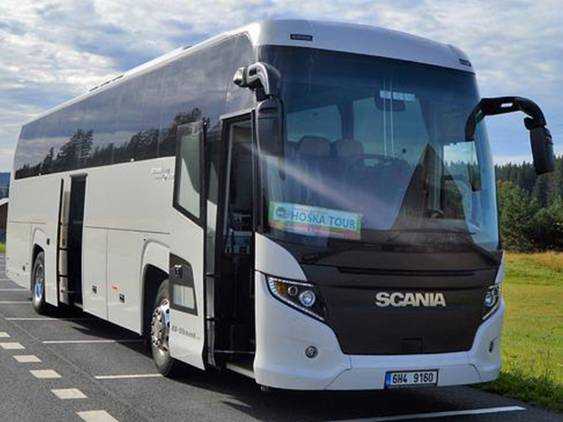Chartes bus for corporate events