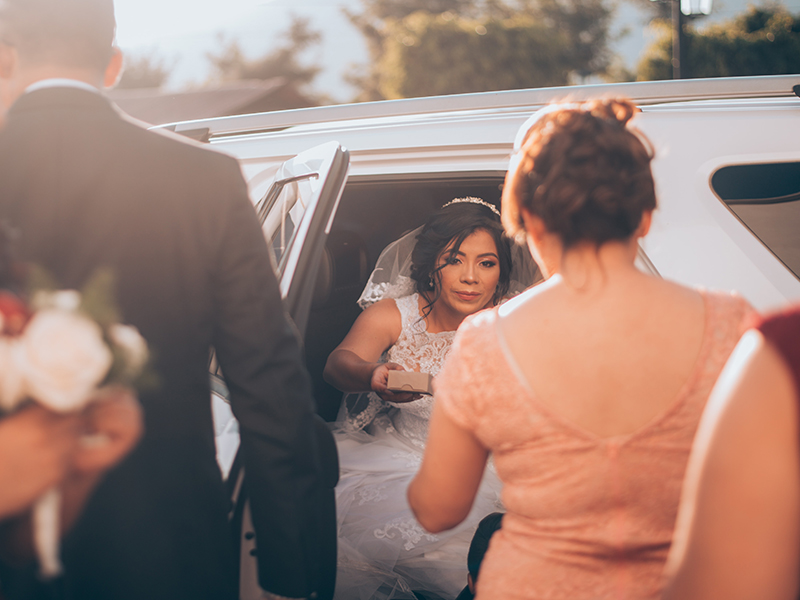 premium wedding limo service Des Moines